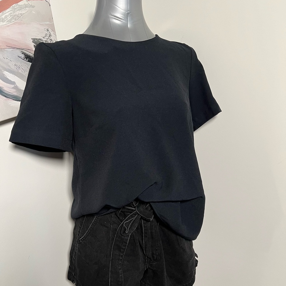 Navy blue peak back shirt